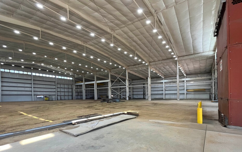 More Photos Of 5205 Cleveland Massillon Rd, Norton Manufacturing For Lease