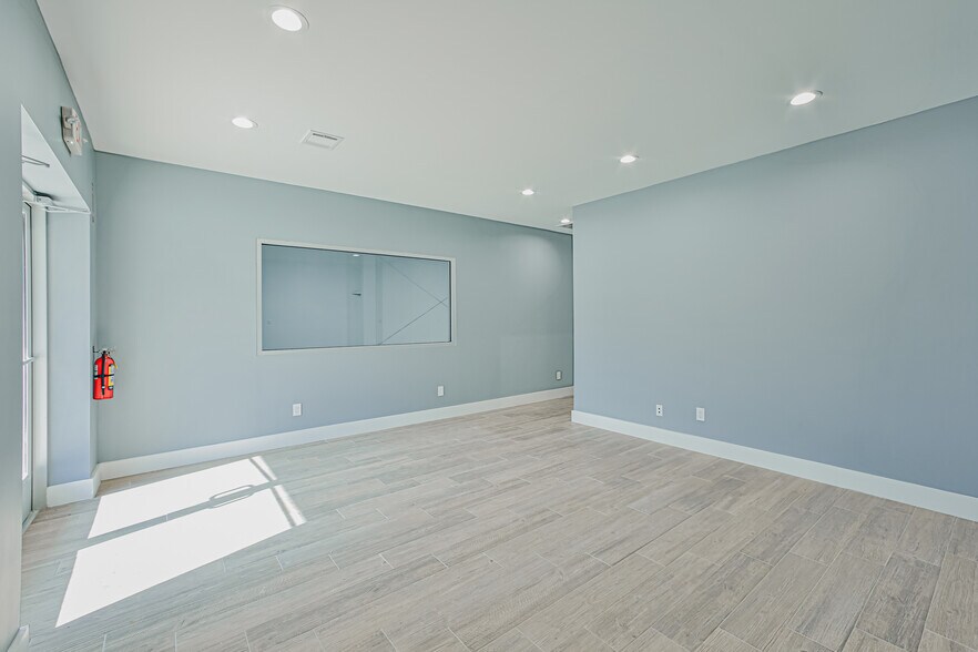 More Photos Of 4108 Dawn St, Houston Industrial For Lease