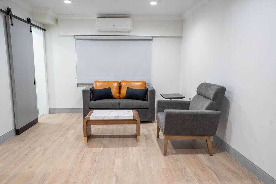 More Photos Of 1107 N Broadway, Santa Maria Hotel For Sale