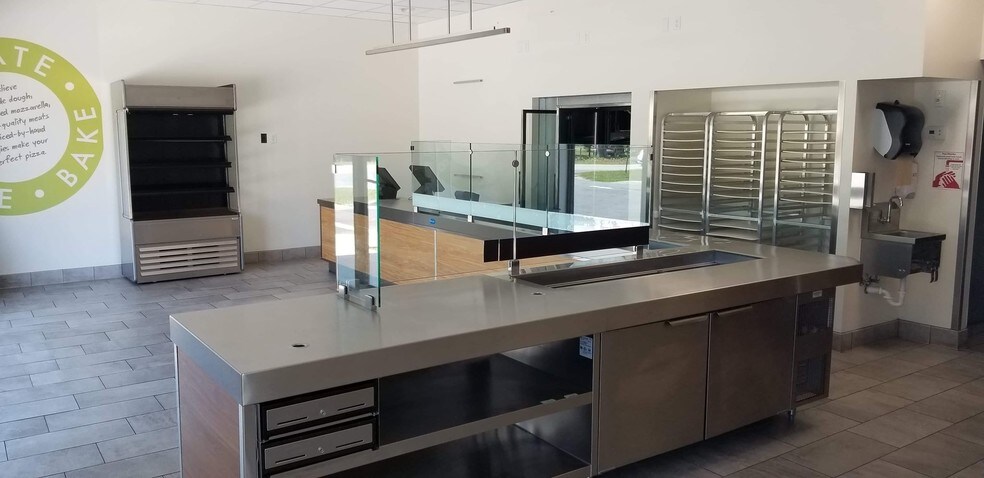 More Photos Of 6011 SE Abshier Blvd, Belleview Freestanding For Lease