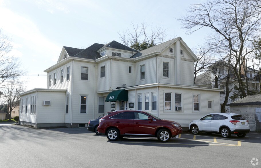 More Photos Of 214 Washington St, Toms River Office For Lease