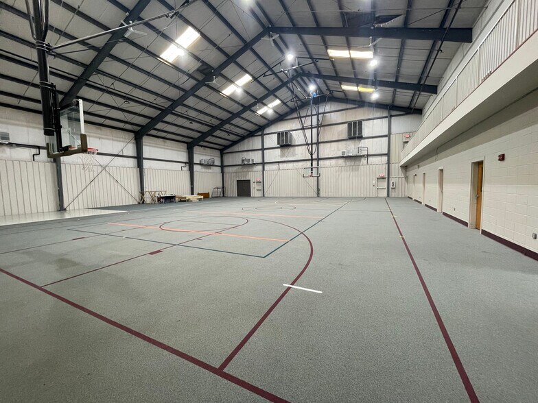 More Photos Of 401 Zion Church Rd, Braselton Sports And Entertainment For Lease