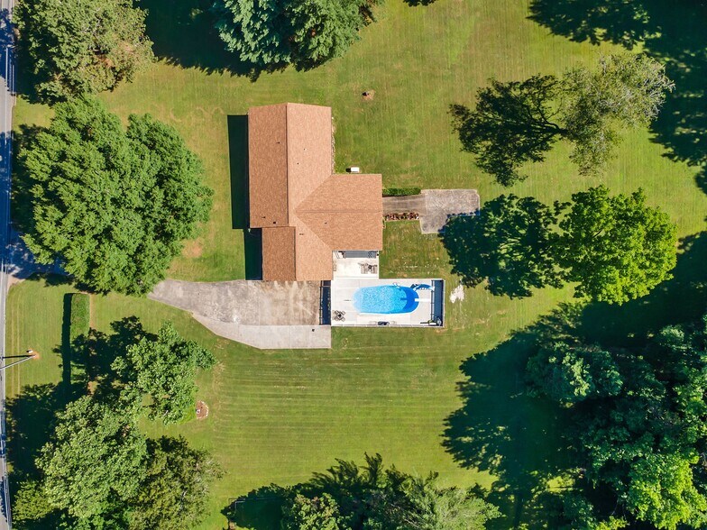 More Photos Of 1495 Jeff Rd NW, Huntsville Specialty For Sale