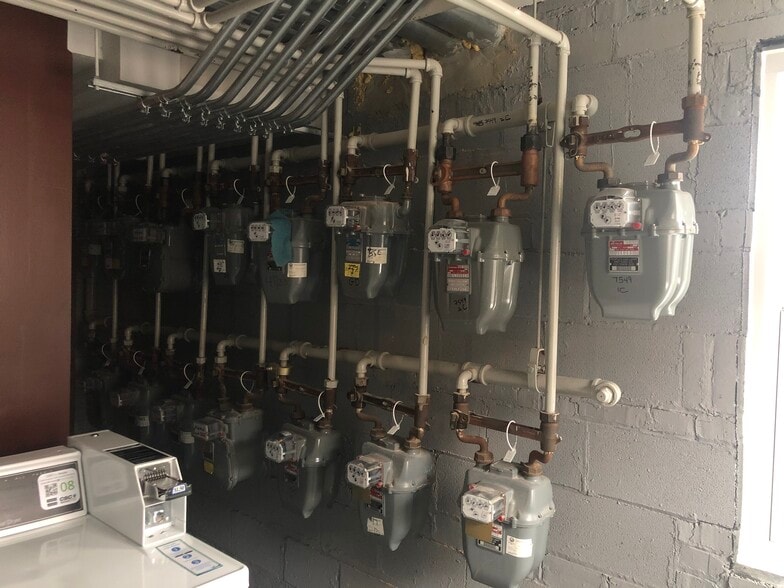 More Photos Of 7545 N Bell Ave, Chicago Apartments For Sale