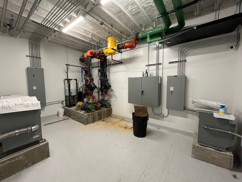 More Photos Of 155 Vallejo St, Denver Industrial For Lease