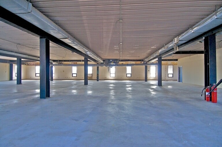 More Photos Of 43 Freeport St, Boston Flex For Lease