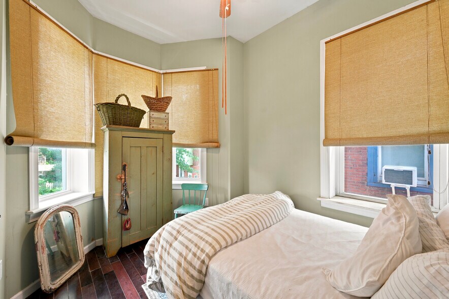 More Photos Of 807 S 49th St, Philadelphia Apartments For Sale