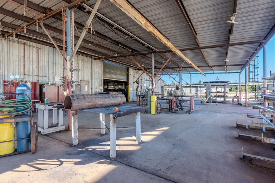 More Photos Of 222 Walcot Rd, Westlake Warehouse For Sale