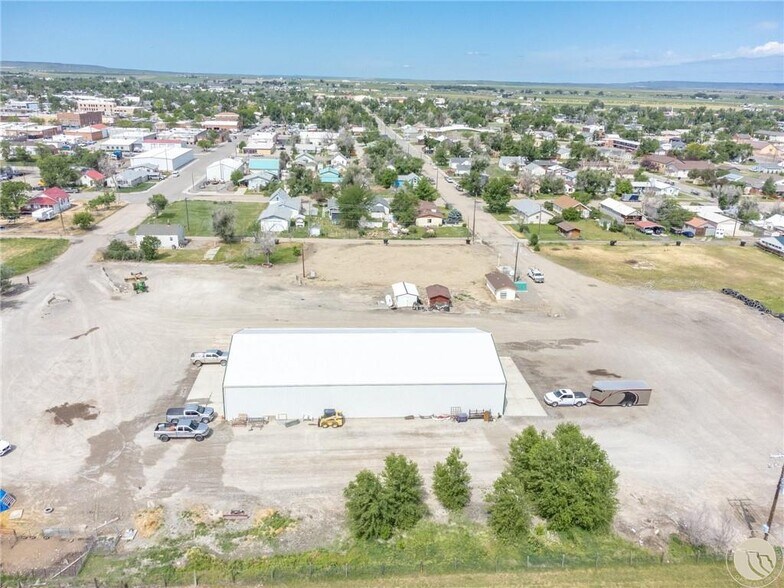 More Photos Of 225 5th St E, Hardin Industrial For Sale