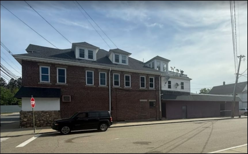 More Photos Of 1086 Washington St, Norwood Apartments For Lease