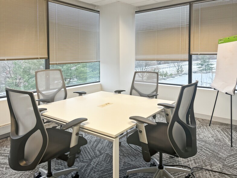 More Photos Of 10451 Mill Run Cir, Owings Mills Coworking Space