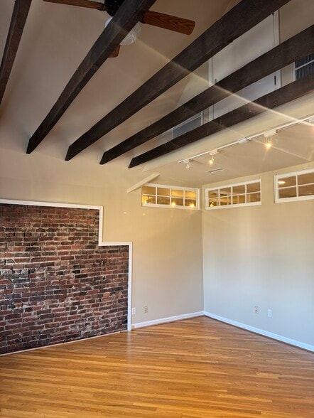 More Photos Of 143 4th Ave N, Franklin Loft Creative Space For Lease