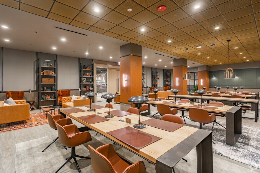 More Photos Of 433 W Van Buren St, Chicago Office For Lease