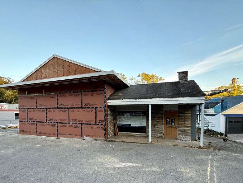 More Photos Of 46 Elm St, Amesbury Service Station For Lease