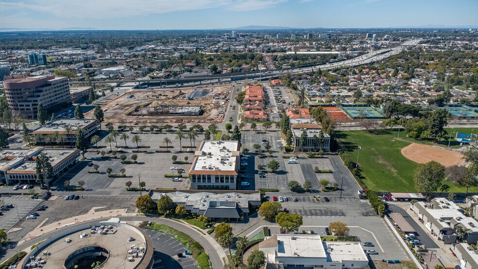 More Photos Of 550 N Golden Circle Dr, Santa Ana Office For Lease