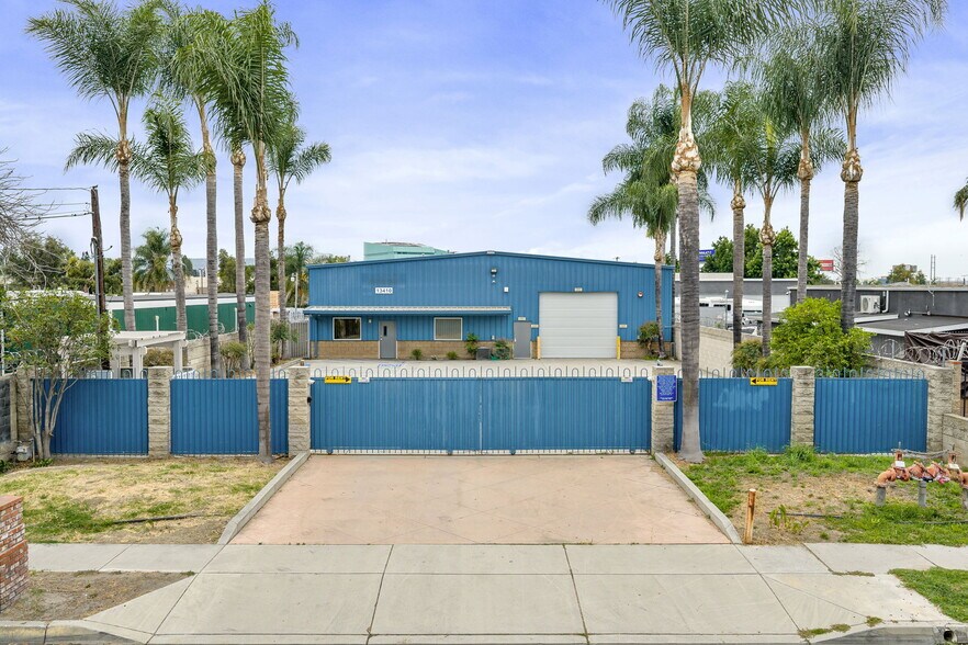 More Photos Of 13410 Waco St, Baldwin Park Manufacturing For Lease
