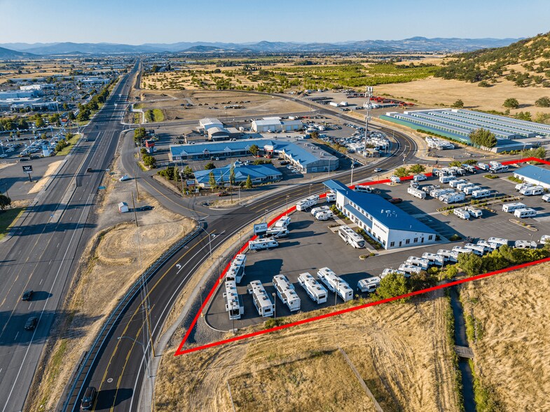 More Photos Of 3976 Crater Lake Ave, Medford Auto Dealership For Lease