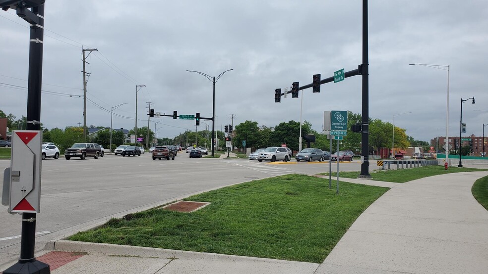 More Photos Of 1529 Rand Rd, Des Plaines Auto Dealership For Lease
