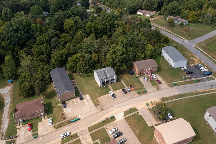 More Photos Of 412 Woodcreek Dr, Radcliff Apartments For Sale