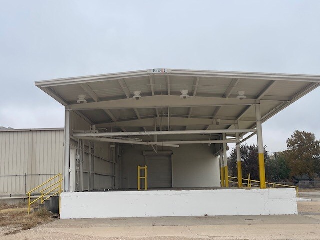 More Photos Of 201 S Cedar Ave, Valley Center Warehouse For Sale