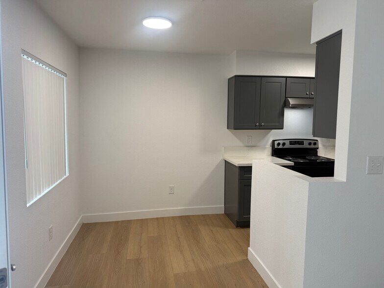 More Photos Of 900-1208 E Carey Ave, North Las Vegas Apartments For Sale