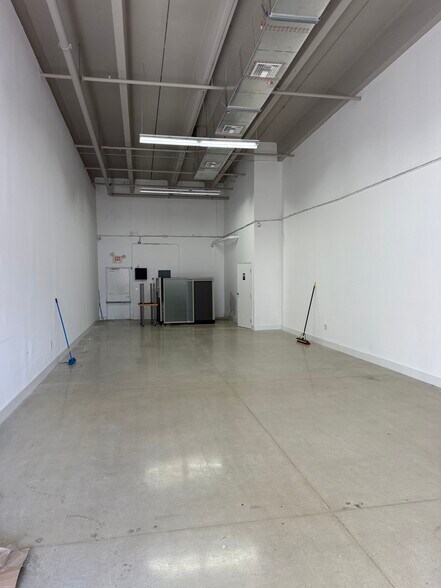 More Photos Of 13115 W Okeechobee Rd, Hialeah Storefront Retail Office For Lease