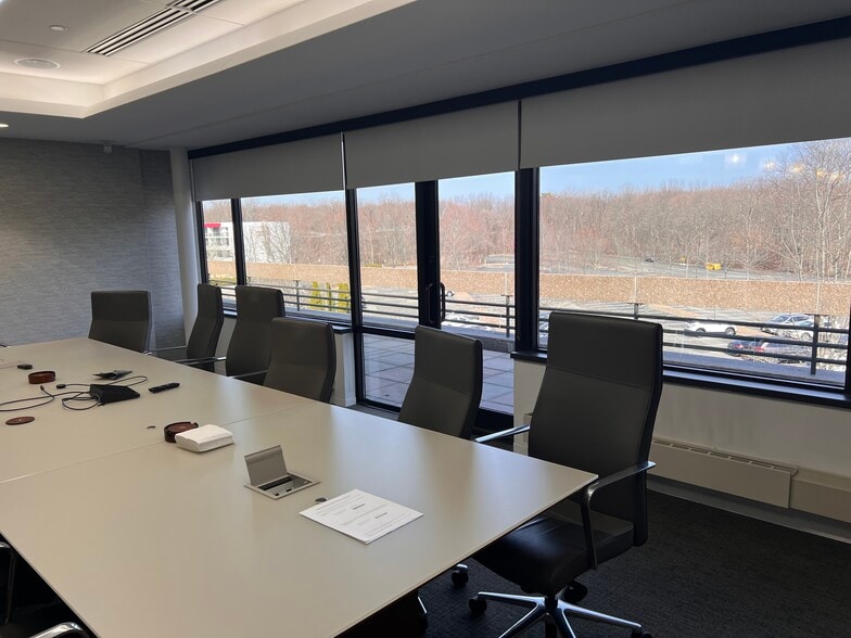 More Photos Of 1 Maynard Dr, Park Ridge Office For Lease