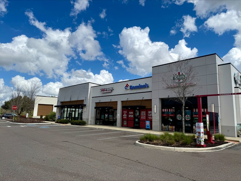 More Photos Of 5628 Circa Fishhawk Blvd, Lithia General Retail For Lease