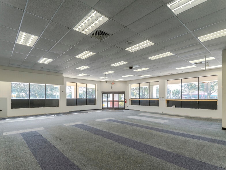 More Photos Of 6980 W Commercial Blvd, Lauderhill Drugstore For Sale