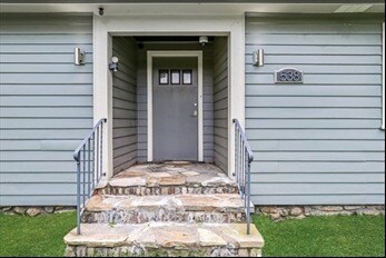 More Photos Of 538 Hartford Tpke, Shrewsbury Showroom For Sale