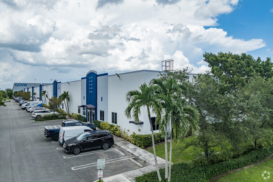 More Photos Of 13461-13483 NW 19th Ln, Miami Warehouse For Lease