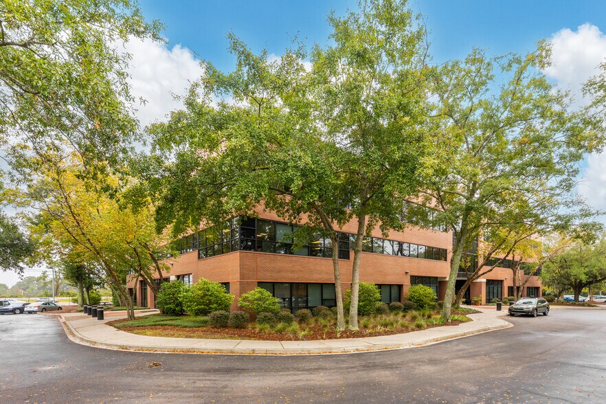 More Photos Of 3875 Faber Place Dr, North Charleston Medical For Lease
