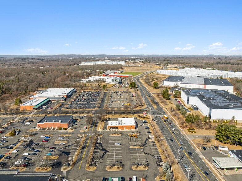 More Photos Of 1045 Kennedy Rd, Windsor Bank For Sale