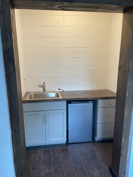 More Photos Of 248 Old Atlanta Rd, Stockbridge Service For Sale