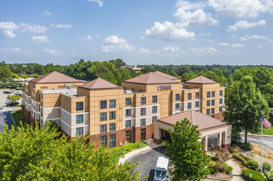 Primary Photo Of 1070 Ridge Lake Blvd, Memphis Hotel For Sale