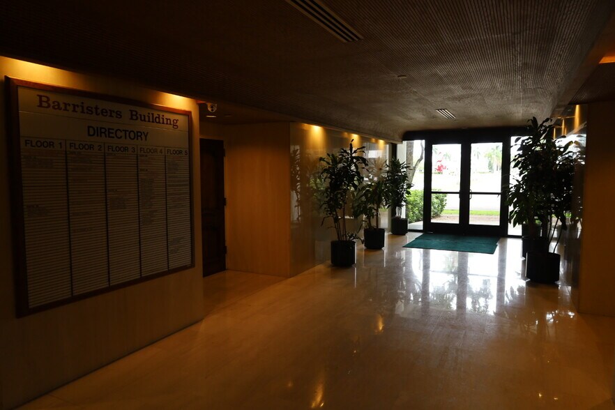 More Photos Of 1615 Forum Pl, West Palm Beach Office For Lease