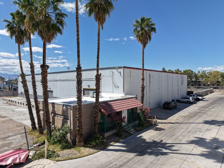 More Photos Of 3250 Palm Pky, Las Vegas Warehouse For Sale