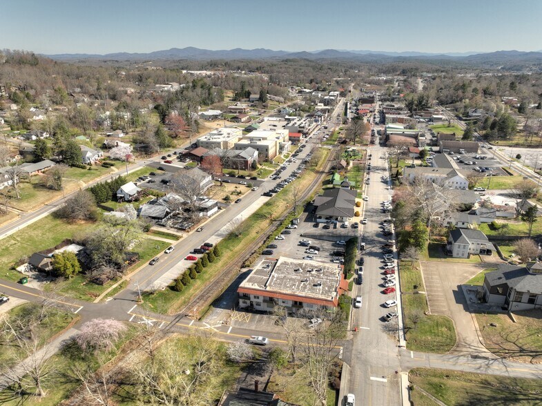 More Photos Of 990 E Main St, Blue Ridge Office For Sale