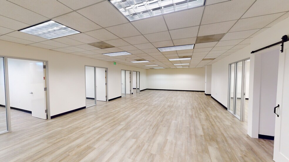 More Photos Of 6310 San Vicente Blvd, Los Angeles Unknown For Lease