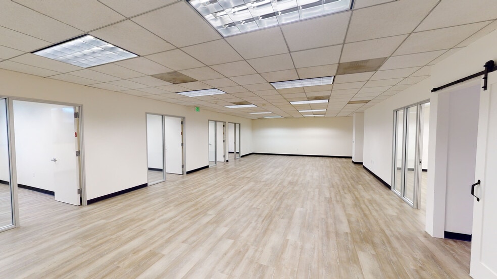 More Photos Of 6310 San Vicente Blvd, Los Angeles Unknown For Lease