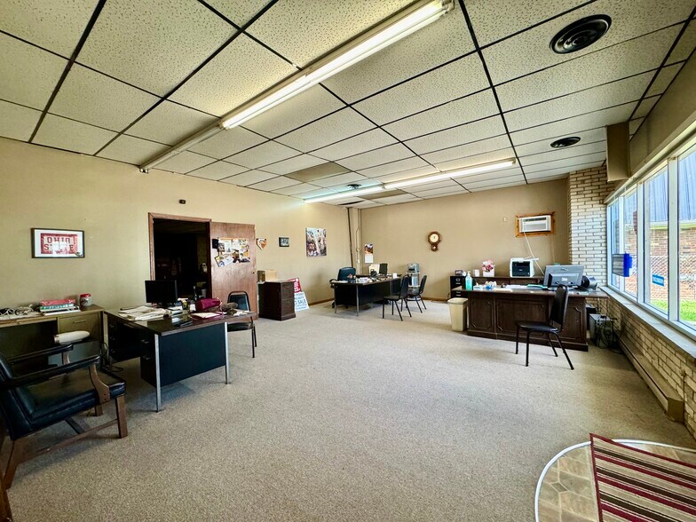 More Photos Of 208 Solida Rd, South Point Office For Sale