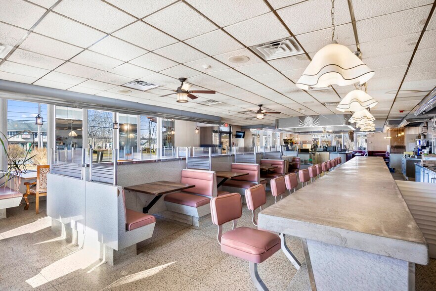 More Photos Of 1975 Central Ave, Albany Restaurant For Sale