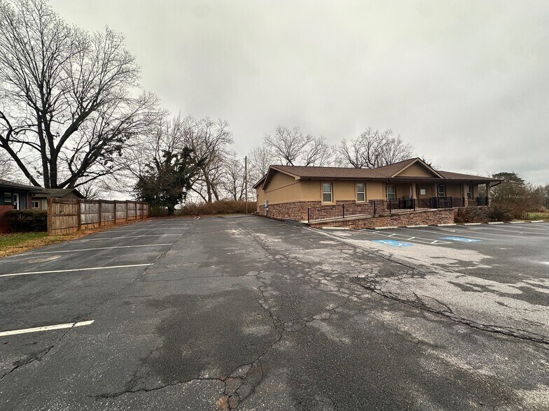 More Photos Of 790 Hist 441 hwy, Demorest Office For Sale