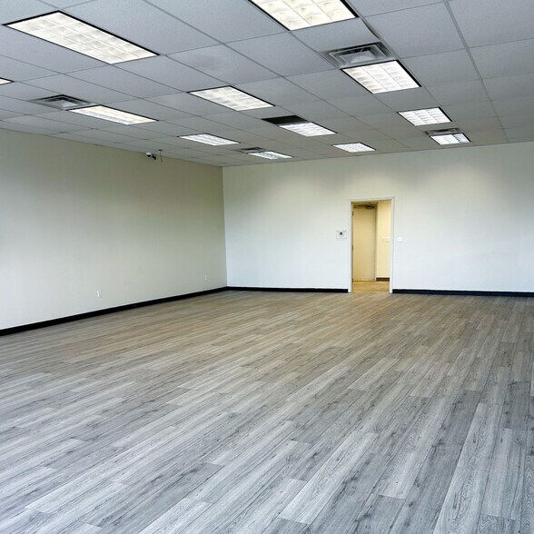 More Photos Of 200 SE Washington Blvd, Bartlesville Storefront Retail Office For Lease