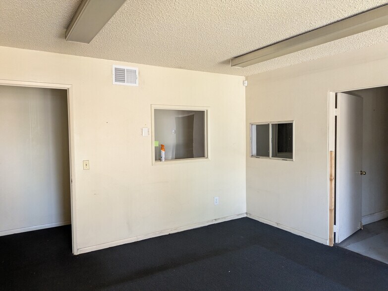 More Photos Of 249 Victoria St, Gardena Warehouse For Lease