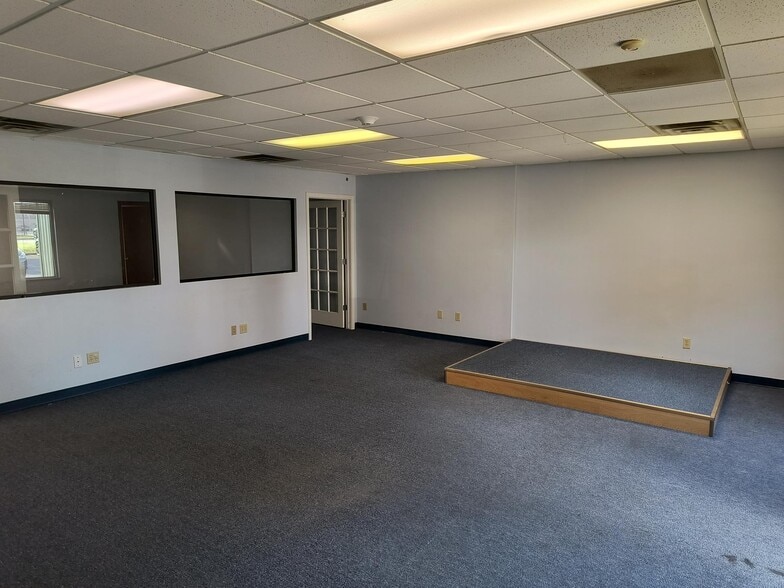 More Photos Of 101-109 W 79th Ave, Merrillville Office For Lease
