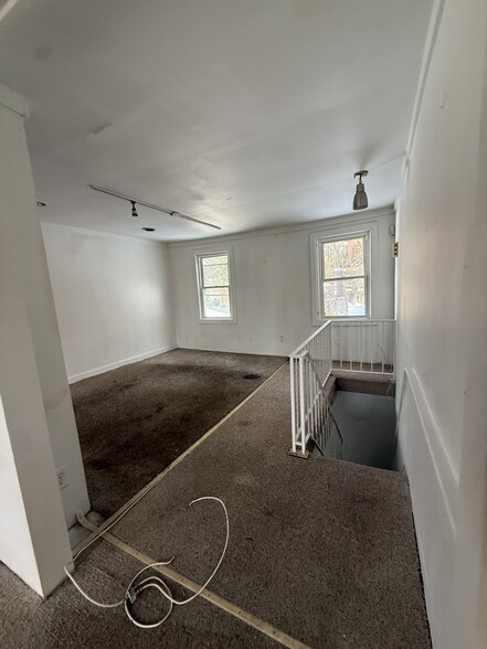 More Photos Of 1669 Wisconsin Ave NW, Washington Storefront For Lease