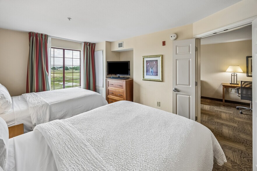 More Photos Of 10750 Gessner Rd, Houston Hotel For Sale