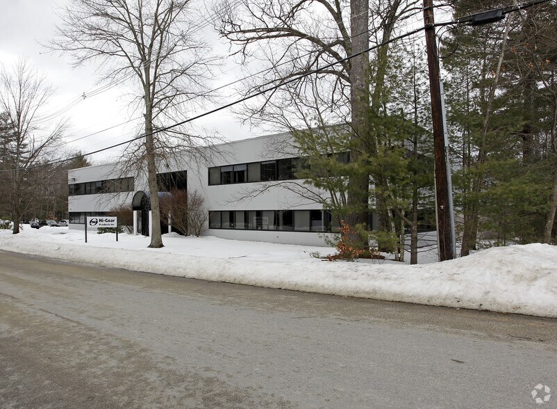 More Photos Of 14 Brent Dr, Hudson Manufacturing For Lease