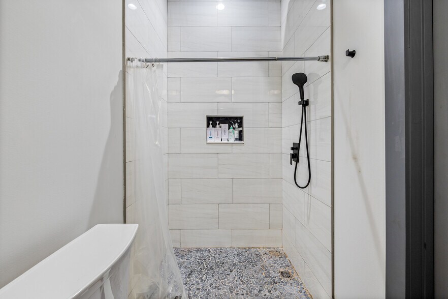 More Photos Of 6012 Long Branch Rd, Jacksonville Horse Stables For Sale